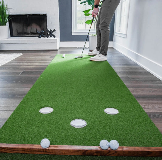 Golf Practice Tips: How to Use an Indoor Putting Mat Effectively